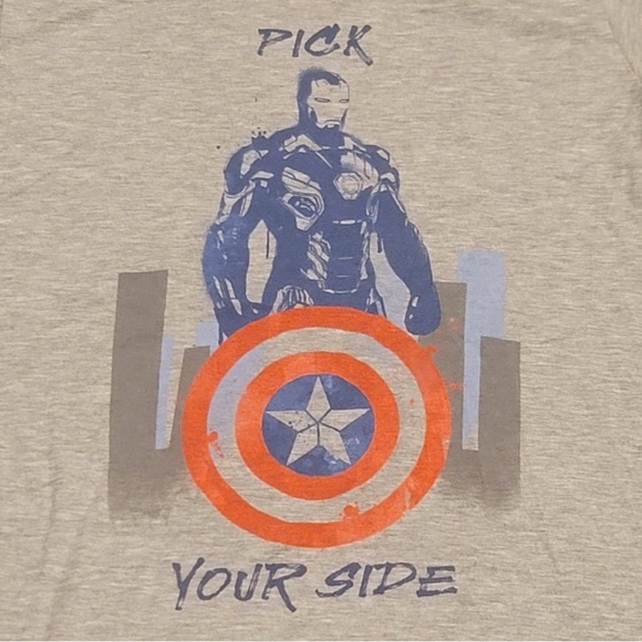 XL Juniors Marvel Tee - Picture 2 of 8